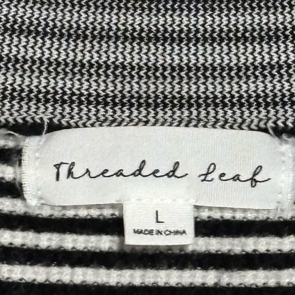 Striped Short Sleeve Sweater, Bow Detail, Black & White, Woman’s Large - Picture 5 of 6